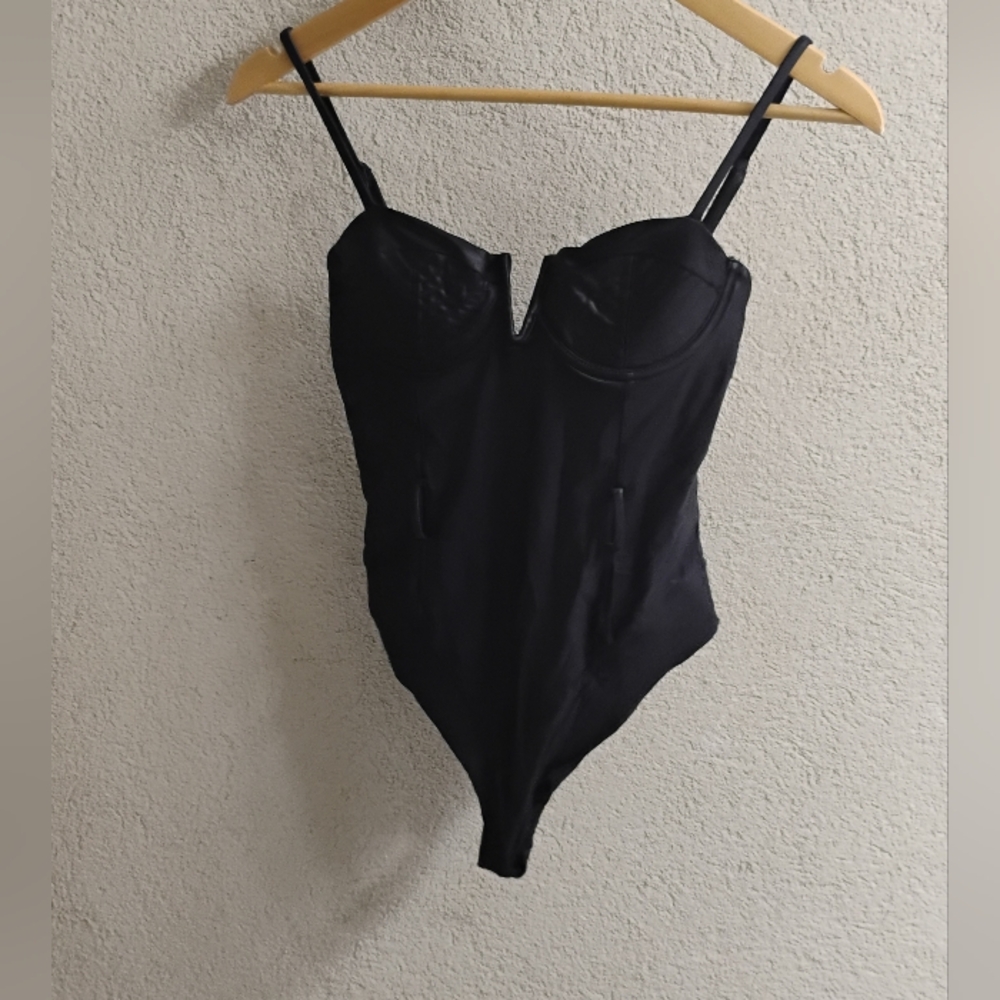 Devon Windsor Bustier Style Notched Neckline Black Swimsuit One Piece Sz S